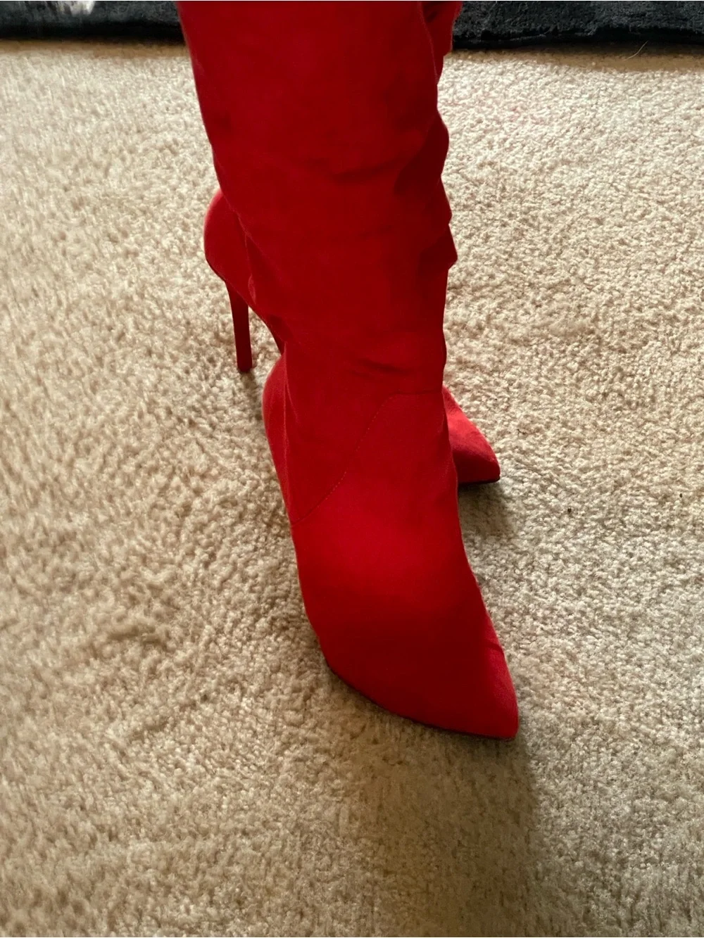 Jessica Simpson bold red